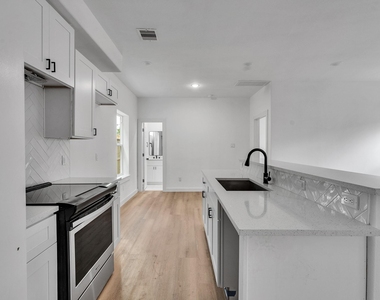 8629 Homewood Lane Unit B - Photo Thumbnail 20