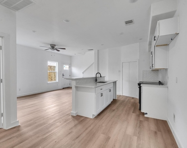 8629 Homewood Lane Unit B - Photo Thumbnail 16