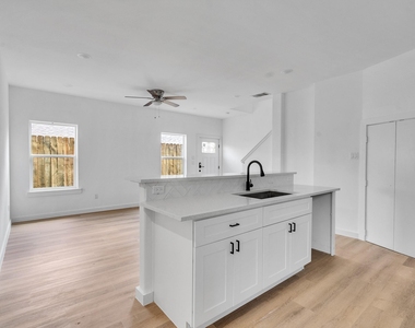 8629 Homewood Lane Unit B - Photo Thumbnail 18