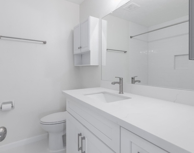 1009 Cedar Street - Photo Thumbnail 8