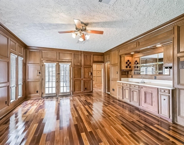 1410 Osborne Drive - Photo Thumbnail 13