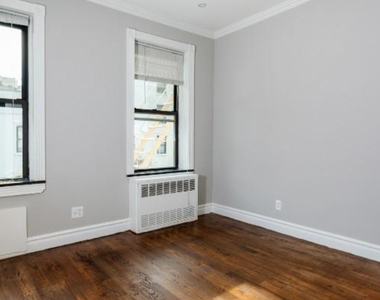 East 26th Street and 3rd Avenue - Photo Thumbnail 3