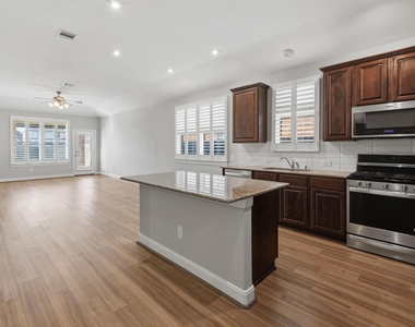24230 Prairie Glen Lane - Photo Thumbnail 14