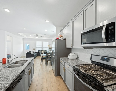 31243 Conover Drive - Photo Thumbnail 10