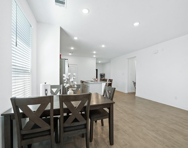 31243 Conover Drive - Photo Thumbnail 8