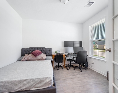 31243 Conover Drive - Photo Thumbnail 17