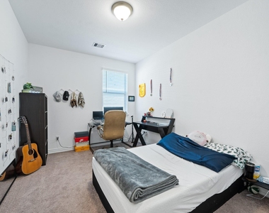 31243 Conover Drive - Photo Thumbnail 13