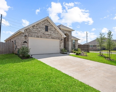 31243 Conover Drive - Photo Thumbnail 2