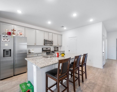 31243 Conover Drive - Photo Thumbnail 11