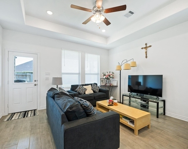 31243 Conover Drive - Photo Thumbnail 16