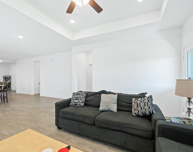 31243 Conover Drive - Photo Thumbnail 7