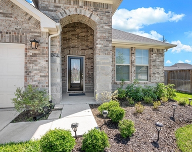 31243 Conover Drive - Photo Thumbnail 3