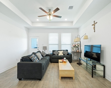 31243 Conover Drive - Photo Thumbnail 5