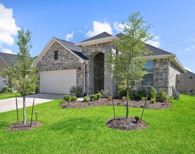 31243 Conover Drive - Photo Thumbnail 1