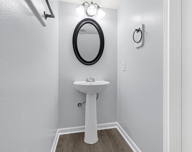 15019 Dunster Lane - Photo Thumbnail 11