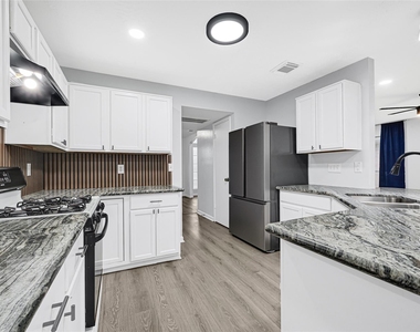 15019 Dunster Lane - Photo Thumbnail 8