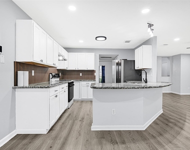 15019 Dunster Lane - Photo Thumbnail 7