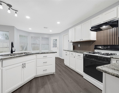 15019 Dunster Lane - Photo Thumbnail 9
