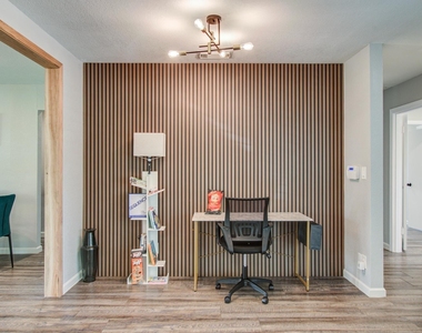 8018 Hammerly Boulevard - Photo Thumbnail 6