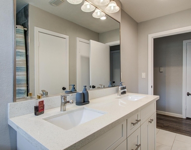 8018 Hammerly Boulevard - Photo Thumbnail 10