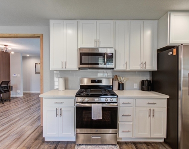 8018 Hammerly Boulevard - Photo Thumbnail 13
