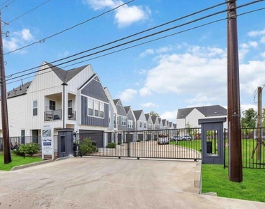 6108 De Campo St - Photo Thumbnail 4