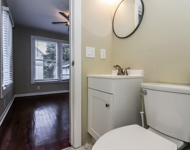 4715 Avenue P 1/2 - Photo Thumbnail 7