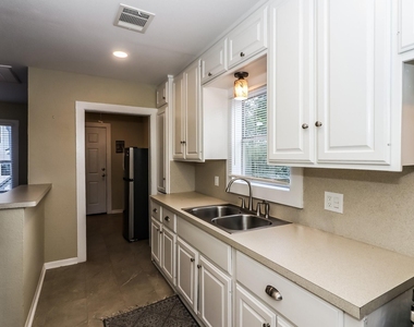 4715 Avenue P 1/2 - Photo Thumbnail 4