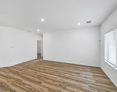 3718 Shadow Crest Lane - Photo Thumbnail 13