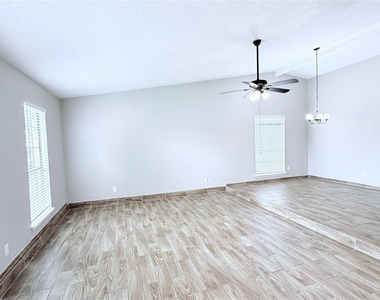 15507 Mira Monte Drive - Photo Thumbnail 2