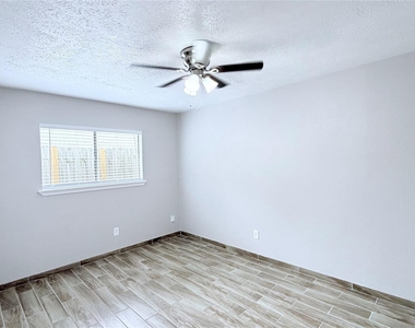 15507 Mira Monte Drive - Photo Thumbnail 23