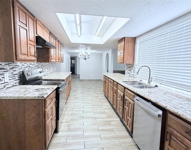 15507 Mira Monte Drive - Photo Thumbnail 14