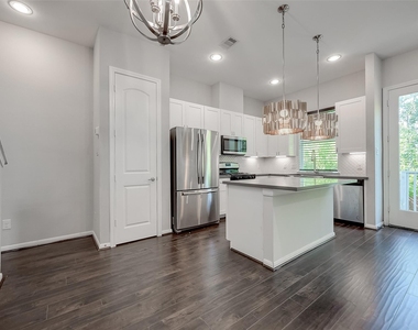 5610 Patrick Street - Photo Thumbnail 9
