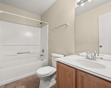 806 Grand Plains Drive - Photo Thumbnail 4
