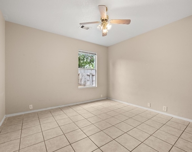 806 Grand Plains Drive - Photo Thumbnail 5