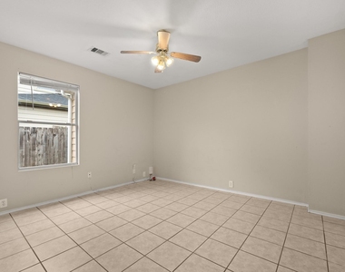 806 Grand Plains Drive - Photo Thumbnail 3