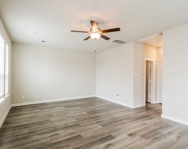 373 N Centro Circle - Photo Thumbnail 10