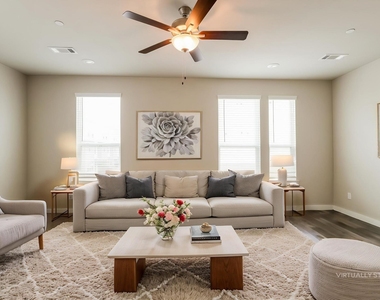 373 N Centro Circle - Photo Thumbnail 3