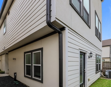 373 N Centro Circle - Photo Thumbnail 17