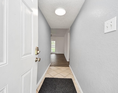 7414 Battlewood Drive - Photo Thumbnail 4