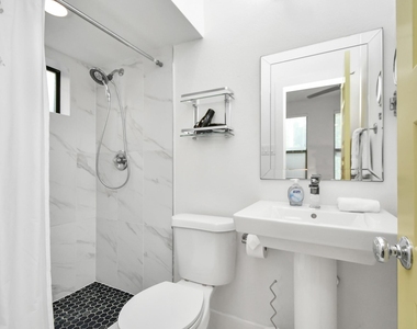 1705 Dunlavy Street - Photo Thumbnail 8