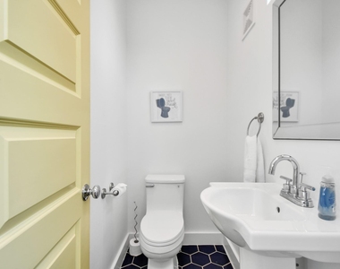 1705 Dunlavy Street - Photo Thumbnail 6