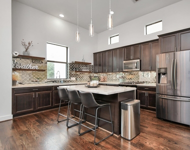 1705 Dunlavy Street - Photo Thumbnail 19