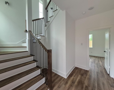3213 St Emanuel Streets - Photo Thumbnail 2