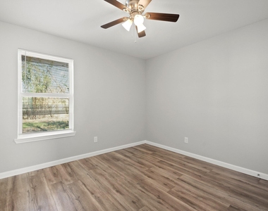 5123 Ridgeway Drive - Photo Thumbnail 13
