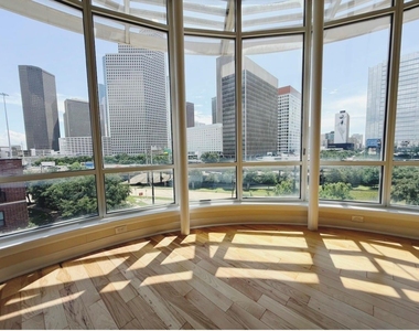 300 St Joseph Parkway - Photo Thumbnail 3
