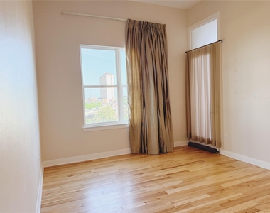 300 St Joseph Parkway - Photo Thumbnail 15