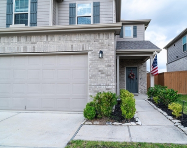 8214 Star Terrace Drive - Photo Thumbnail 3