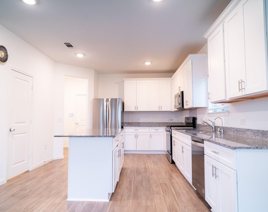 8214 Star Terrace Drive - Photo Thumbnail 11
