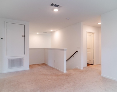 8214 Star Terrace Drive - Photo Thumbnail 27